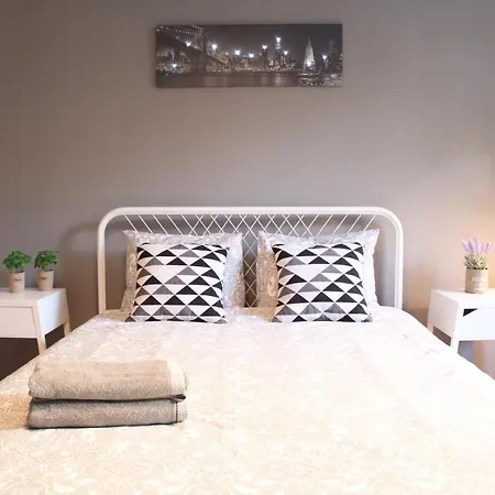Urban Vibes Studio-old Town